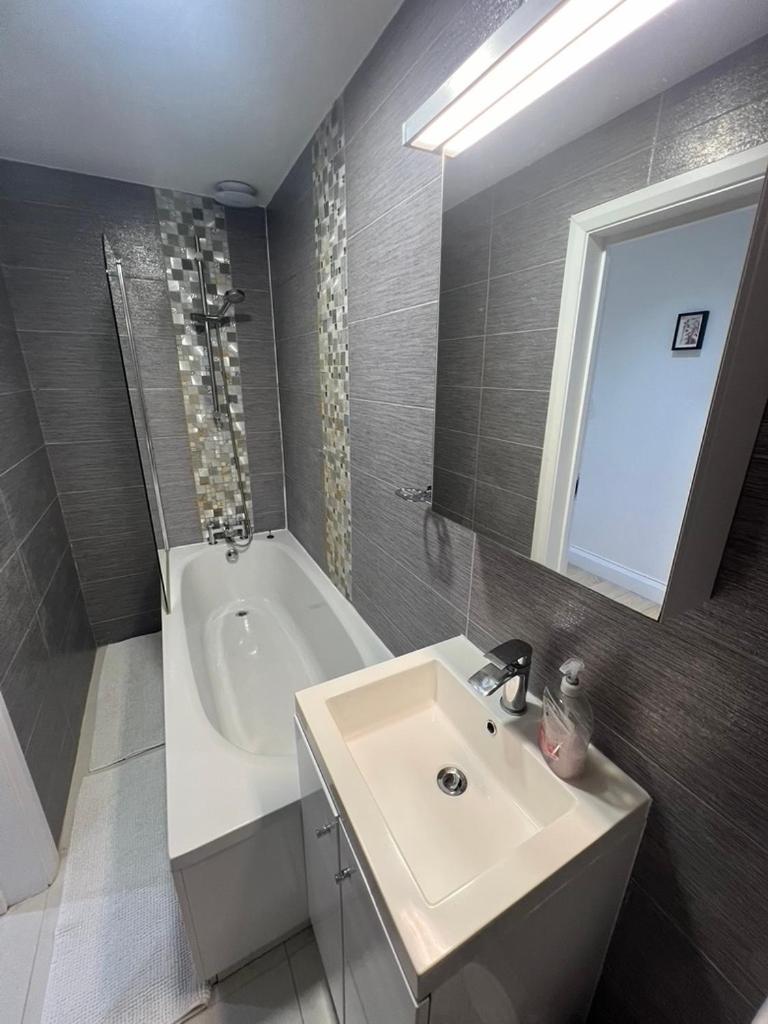 Zenobia London Luxury Apartments ฟินชืลีย์ ภายนอก รูปภาพ